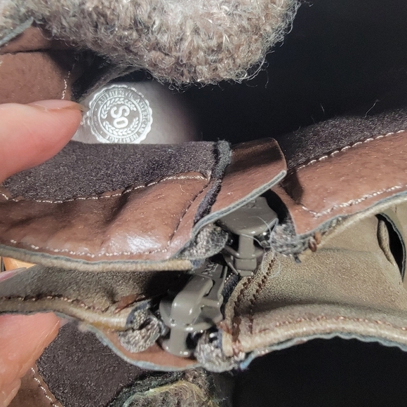 SO Stylish Taupe Ankle Boots Size 9 Vegan With Knit Accents - Picture 13 of 14